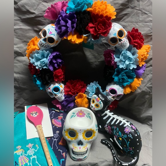 Sugar Skull Day Of The Dead Festive Halloween Decor Lot - Picture 1 of 16